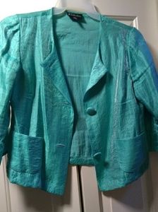 Matching blouse and skirt very pretty